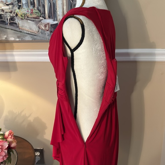 NWT Sexy red slinky dress with slimming ruched waist. - Picture 4 of 9